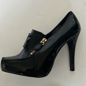 BCBG STILLETO BOOTIE